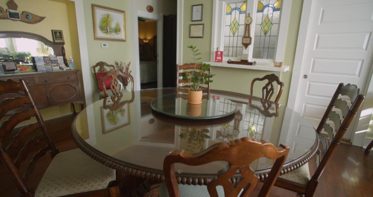 Granbury Gardens Bed And Breakfast Ngoại thất bức ảnh