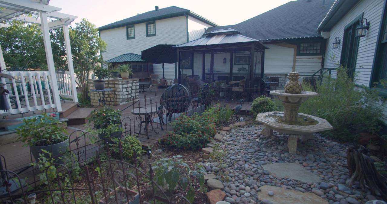 Granbury Gardens Bed And Breakfast Ngoại thất bức ảnh