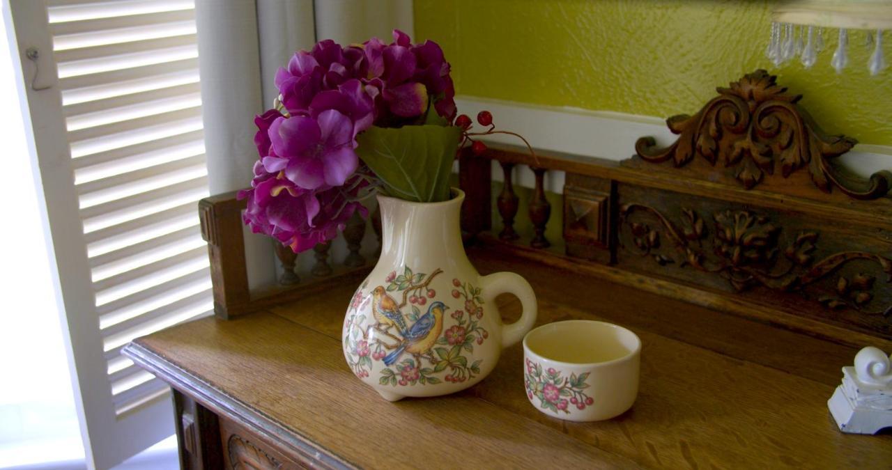 Granbury Gardens Bed And Breakfast Ngoại thất bức ảnh